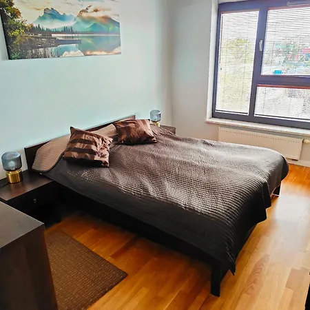 Wola Park Apartament - Klimatyzacja, Metro Ulrychow, Garaz-gratis Varşova