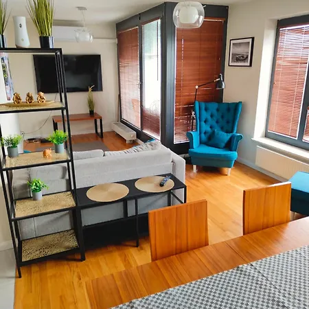 Apartment Wola Park Apartament - Klimatyzacja, Metro Ulrychow, Garaz-gratis Warsaw