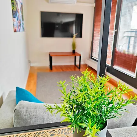 Wola Park Apartament - Klimatyzacja, Metro Ulrychow, Garaz-gratis * Warschau