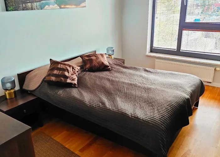 Wola Park Apartament - Klimatyzacja, Metro Ulrychow, Garaz-gratis Varsó